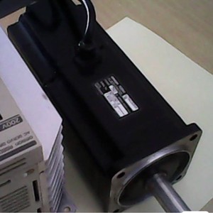 Controlador de Motor Servo Yaskawa SGMG-09A2AB SGMG-13A2AB para Motores Servo y Equipos Mecánicos - Product Image 1