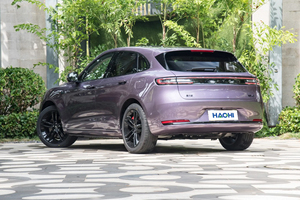 Offre Spéciale AITO M5 2025 Véhicule Hybride Ultra 4x4 à Autonomie Étendue, Vitesse Maximale 210 KM/H, SUV Sport 5 Places de <span class=keywords><strong>Luxe</strong></span> - Product Image 5