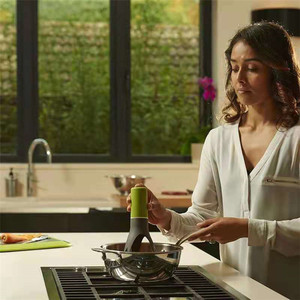 Hands-Free <strong>Automatic</strong> Triangle <strong>Stirrer</strong>, 3-Speed Electric Egg Beater Detachable Kitchen Mixing Whisk for Sauce Soup Cream Baking - Product Image 3