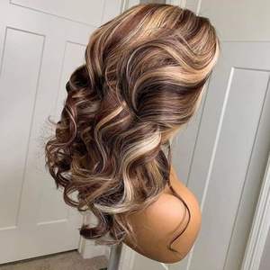 Pelucas de Cabello Humano Rubio Miel Liso Color Piano 13*4 con Encaje Transparente HD de Alta Calidad al por Mayor - Product Image 5