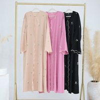 Yibaoli fabricant 2025 élégant Eid dubaï arabe longue robe brodée robe musulmane ouverte Abaya Styles dernière conception