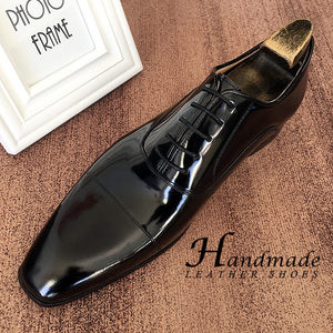 Zapatos de cuero con bordes expuestos, acabado en pintura perlada, con tres piezas, estilo británico, zapatos de hombre, zapatos de novio para boda - Product Image 1