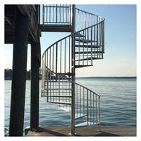 Escalier en colimaçon sur mesure, gain de place, design artistique, esthétique moderne, installation facile, escalier pour petit appartement