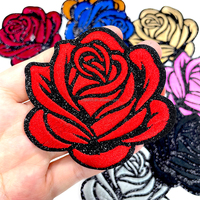 Patch floral rose en gros, multicolore, brodé de paillettes, badge floral personnalisé, applique thermocollante pour robes de luxe et vêtements DIY