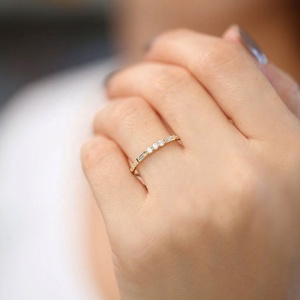 Bague Équilibre Populaire Personnalisée en Argent Sterling 925 Plaqué Or 14K avec Trois Diamants Zirconium, Bijoux Délicats Décontractés pour Femmes - Product Image 6
