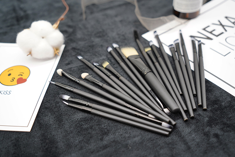 Potable Customizable Disposable White Silicone Small Short Single Flat Mini Soft Concealer Eyeshadow Blending Make Up Brush