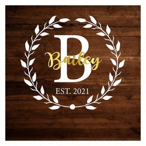 สติกเกอร์ติดผนังลายพวงหรีดแต่งงานแบบมีลายอักษรย่อ ชื่อเจ้าสาวเจ้าบ่าว  แบบมันเงา ลอกออกได้ - Product Image 1