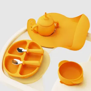 Kürbis form Kids Dining Baby Geschirr Lätzchen und Schüssel Set Bpa Free Divided Saug Baby Teller Silikon mit Löffel und Gabel