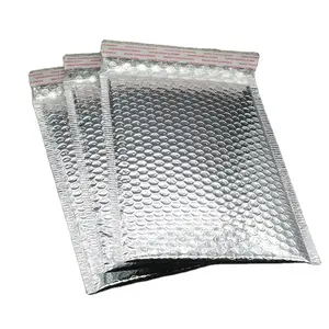 स्वयं चिपकने वाला प्लास्टिक बबल मेलर बैग धातुई फ़ॉइल गद्देदार लिफाफा निःशुल्क नमूना कूरियर एल्यूमिनियम लेपित बबल बैग