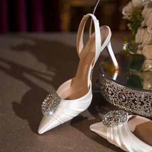 Vestido de noche elegante estilo francés, tacones altos, sandalias cerradas con pedrería para mujer, zapatos de boda blancos de satén, zapatos de dama de honor - Product Image 4