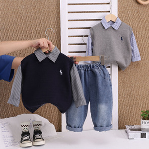 Nuovo Set <span class=keywords><strong>di</strong></span> Abbigliamento per <span class=keywords><strong>Ragazzi</strong></span> 2026, 3 Pezzi: Camicia a Righe, Gilet Lavorato a Maglia, Jeans, Outfit Casual per Bambini - Product Image 1