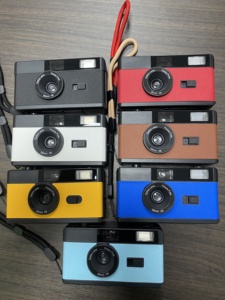 กําหนดเอง Oem Odm สีสันสดใสโหลดไม่ได้ทิ้งสีขาว 35 มม. M35 กล้องฟิล์มแบบใช้ซ้ําได้พร้อมแฟลช - Product Image 3