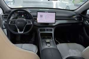 Лидер продаж, бензиново-Электрический гибридный автомобиль по низкой цене, седан-эсминец 05 с дальностью полета 101-200 км - Product Image 4