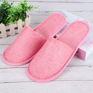 Pantuflas desechables antideslizantes de lino marca Lucky, venta al por mayor de fábrica, personalizables con logo impreso, para hoteles, B&B y viajes (paquete de media docena) - Product Image 3