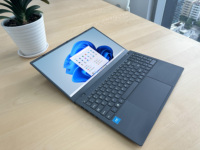 Laptop 15.6" FHD Dengan CPU I3 Generasi ke-10