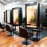 Miroir de Salon Moderne avec Cadre en Acier Inoxydable Noir, Comptoir en Bois, Poste de Travail Commercial pour Barbier - Durable