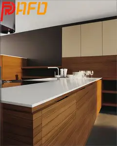 Gabinete de cocina moderno personalizado con encimera de cuarzo Unidades de gabinete de revestimiento en polvo de color marrón claro de acero inoxidable