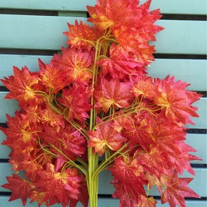 Bouquet de feuilles d'érable artificielles rouges Tainen, fleurs en soie, branches décoratives pour la décoration d'automne à la maison - Product Image 3