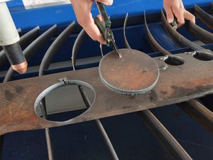 1530 CNCプラズマ切断機自動レーザーカッターテーブル付き様々な材料の効率的な切断 - Product Image 4