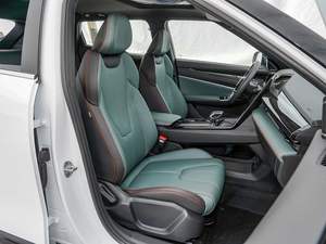 2024 Geely Boyue <span class=keywords><strong>Atlas</strong></span> 1.5T Dragon Edition SUV compact 5 portes 5 sièges voiture à essence SUV véhicule - Product Image 4