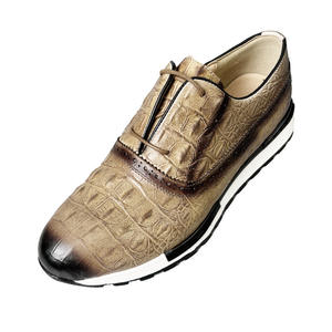 Herren Freizeitschuhe aus Vollnarbenleder in Krokodilprägung als Slipper im Elevator-Stil, Vielseitig für Business und Alltag - Product Image 1