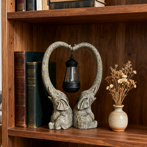 Scultura di Elefanti Innamorati con Lanterna a Energia Solare, Statua di Animale in Resina Marrone per Decorazione Giardino, Illuminazione Romantica per Patio - Product Image 6