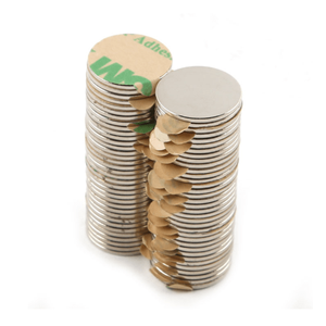 Haute qualité forte qualité N35 3/4x1/8 pouces aimants auto-adhésifs aimant de disque 20mm x 3mm pour Surface <span class=keywords><strong>ferromagnétique</strong></span> - Product Image 1