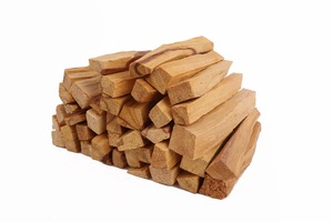 Varillas de Incienso Curativas de Madera Grabadas Importadas de Perú - Utilizando Tiras de Madera Sagrada del Árbol Sagrado para Difusión de Aroma - Product Image 4