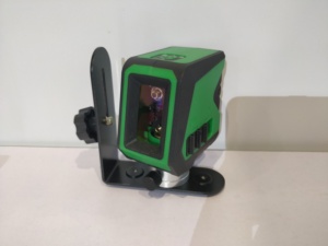 <span class=keywords><strong>Niveau</strong></span> <span class=keywords><strong>Laser</strong></span> à ligne croisée, Compact et à nivellement automatique avec <span class=keywords><strong>pince</strong></span> - Product Image 5