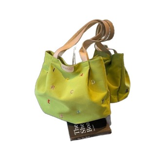 Bolsa de Lona Nueva 2025, Gran Capacidad, Bolsa de Mano Moderna con Letras Bordadas para Mujer, Bolsa de Hombro Fresca y Linda para Estudiantes - Product Image 2