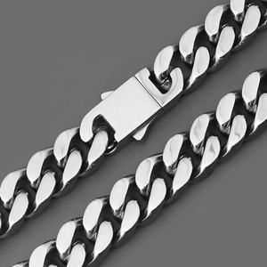 Cadena cubana de eslabones grandes y pesados para hombre, collar de acero inoxidable estilo Miami con dijes y cierre de cristal CZ - Product Image 3