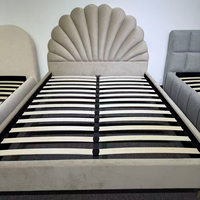 Europäisches Polster-Kopfteil aus Stoff mit Knopfheftung, Massivholz-Lattenrost, weich gepolstert, geeignet für Hauptschlafzimmer in Villen