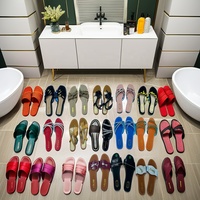 SJX051 Chaussons d'intérieur plats confortables à bout fendu pour femmes, modèle été décontracté, tendance mode, vente en gros, 1,15 dollar