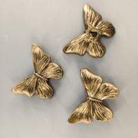 Décoration Murale Papillon en Résine Dorée Oniya, Ensemble de 4x3 pouces, Sculpture d'Insecte 3D en Laiton Antique pour Salon, Chambre, Hôtel, Ornement Suspendu