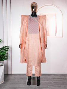 2025 africain <span class=keywords><strong>Agbada</strong></span> pour hommes broderie Bazin <span class=keywords><strong>Agbada</strong></span> tenue 3 pièces ensembles Dashiki hommes Rose Robe pour tenues de mariage - Product Image 6