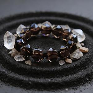 Cristal naturel de couleur thé, polygone, <span class=keywords><strong>porte</strong></span>-<span class=keywords><strong>bonheur</strong></span> et prospérité, béni et consacré dans un temple, extrêmement puissant - Product Image 2
