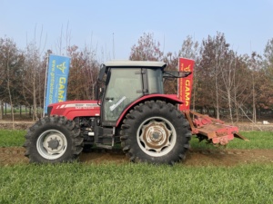 Tracteur Massey Ferguson 1204 Xtra Chine Haute efficacité avec Coupe d'herbe et charrue vendre - Product Image 3