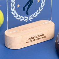 Trophée Acrylique Personnalisé Impression Sports Football Game Football Tournoi Award avec Base en Bois