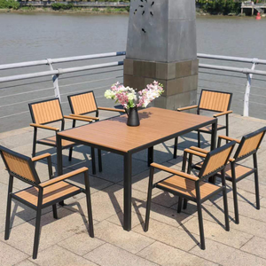 Moderno di lusso all'aperto 3 pezzi di alluminio Set da pranzo all'aperto <span class=keywords><strong>con</strong></span> pozzo del fuoco in plastica legno esterno in metallo <span class=keywords><strong>sedie</strong></span> <span class=keywords><strong>e</strong></span> tavolo - Product Image 1