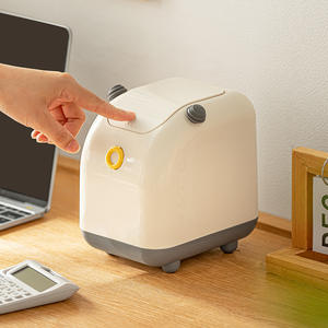 Elegante mini bote de basura blanco de escritorio con tapa abatible para uso en el hogar u oficina, contenedor de residuos rectangular para interiores. - Product Image 4