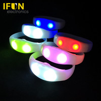 Bracelet de lumière LED sans fil, accessoires de décoration pour Concert, boîte de nuit, Logo personnalisé RFID, Radio/télécommande NFC, rvb, contrôle DMX