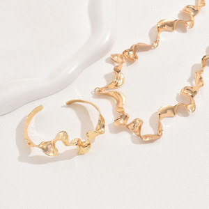 2025 Wholesale New Exquisite High Quality Gold Toned Wavy Statement <b>Necklace</b> <b>and</b> <b>Bracelet</b> Jewelry <b>Set</b> for Special Events - Product Image 4