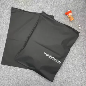 Low MOQ Großhandel hochwertige mattschwarze Reiß verschluss tasche benutzer definierte Logo Kleidung schwarze Reiß verschluss tasche für Kleidung Verpackung