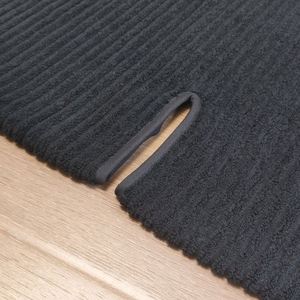 Serviette de golf personnalisée avec logo, découpe centrale et trou pour sac de golf et clubs - Product Image 4