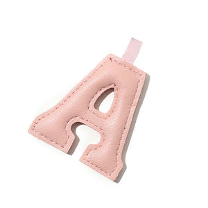 Llaveros Personalizados de Cuero Genuino al por Mayor, Juego de Llaveros con Iniciales del Alfabeto de la A a la Z con Correa de Cuero, Llavero de Cuero PU - Product Image 4