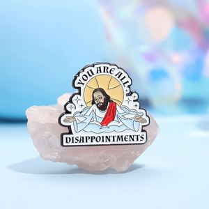 Broche Amicae primée pour ses qualités culturelles, broches de créateur élégantes - Product Image 5