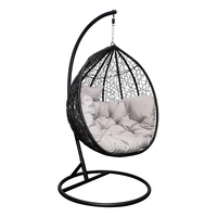 Fauteuil suspendu en forme d'œuf, style minimaliste moderne, en rotin PE écologique, structure durable, forme ovale.