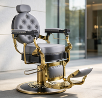 Fauteuil de Barbier Rétro Exquis avec Accents Dorés, Décor Riveté, Capitonnage Gris, Pivotant Hydraulique et Inclinable pour Salon de Coiffure