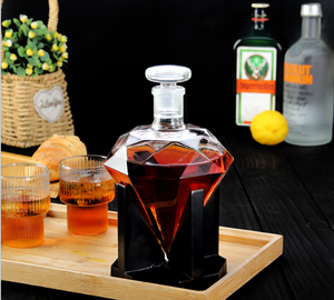 <span class=keywords><strong>Coffret</strong></span> Cadeau Personnalisé 1000ml 33oz – <span class=keywords><strong>Bouteille</strong></span> <span class=keywords><strong>de</strong></span> Vin en Forme <span class=keywords><strong>de</strong></span> Diamant avec Bouchon pour Alcool, Liqueur, Vodka, Whisky, Bourbon, <span class=keywords><strong>Rhum</strong></span> - Product Image 5