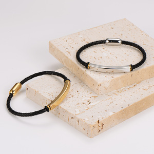 <span class=keywords><strong>Bracelet</strong></span> en cuir simple avec fermoir <span class=keywords><strong>magnétique</strong></span> en acier inoxydable personnalisable pour gravure au laser - Product Image 3